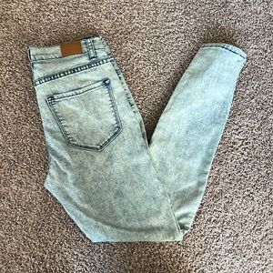 BDG HR Twig Ankle Jean with Acid wash
